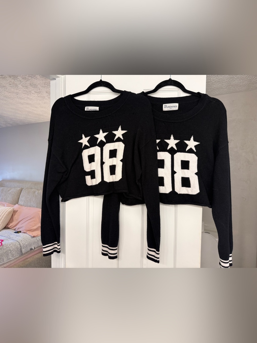 Set 2 Matching No Boundaries Black & White '98 Star Cropped Pullover